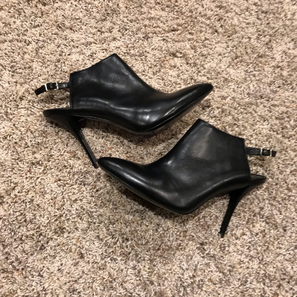 Vince Camuto Signature Leather Booties | Size 9.5